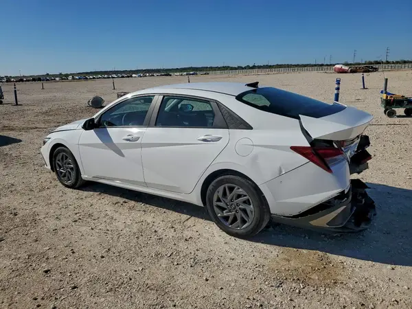 KMHLM4DG9RU806968 2024 HYUNDAI ELANTRA - Image 2