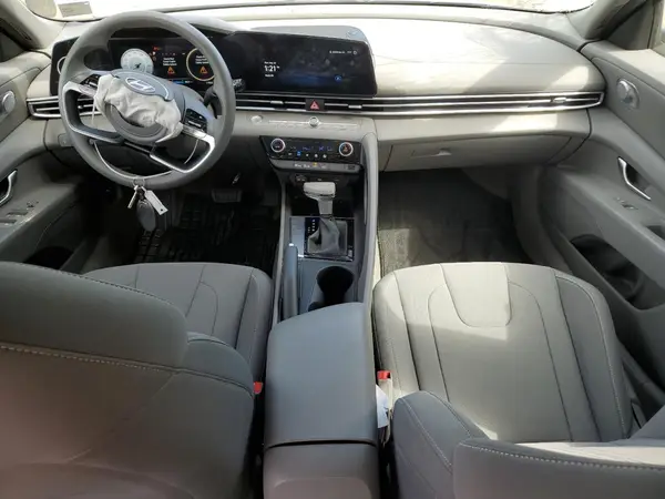 KMHLM4DG9RU811703 2024 HYUNDAI ELANTRA - Image 8