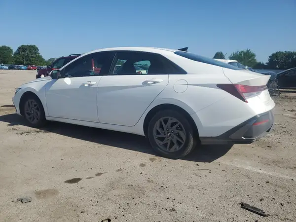 KMHLM4DG9RU812043 2024 HYUNDAI ELANTRA - Image 2