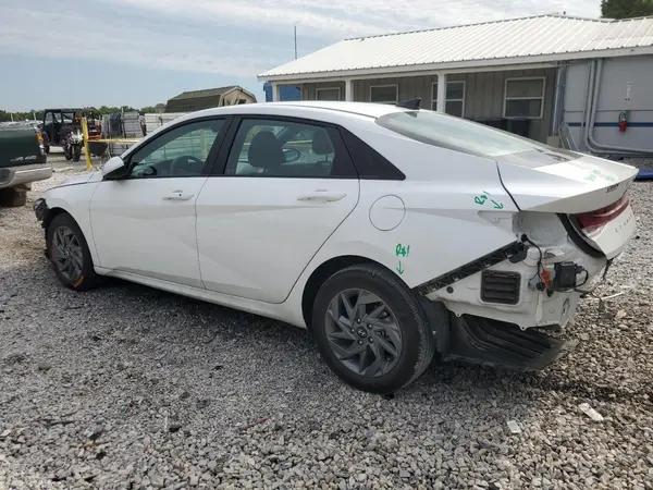 KMHLM4DG9RU815363 2024 HYUNDAI ELANTRA - Image 2