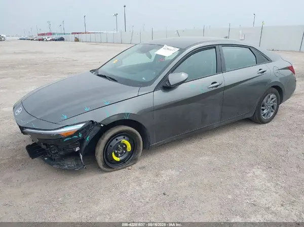 KMHLM4DG9RU831918 2024 HYUNDAI ELANTRA - Image 2