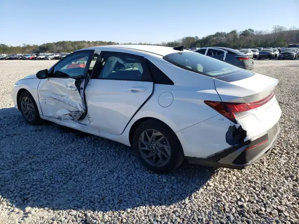 KMHLM4DG9RU836388 2024 HYUNDAI ELANTRA - Image 2
