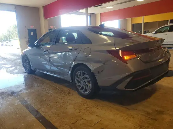 KMHLM4DG9RU837184 2024 HYUNDAI ELANTRA - Image 2