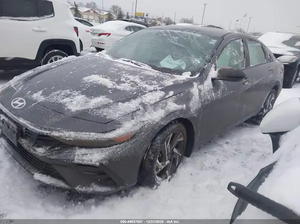 KMHLM4DG9SU045669 2025 HYUNDAI ELANTRA - Image 2
