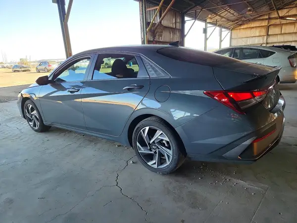 KMHLM4DG9SU869381 2025 HYUNDAI ELANTRA - Image 2