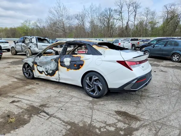 KMHLM4DG9SU905683 2025 HYUNDAI ELANTRA - Image 2