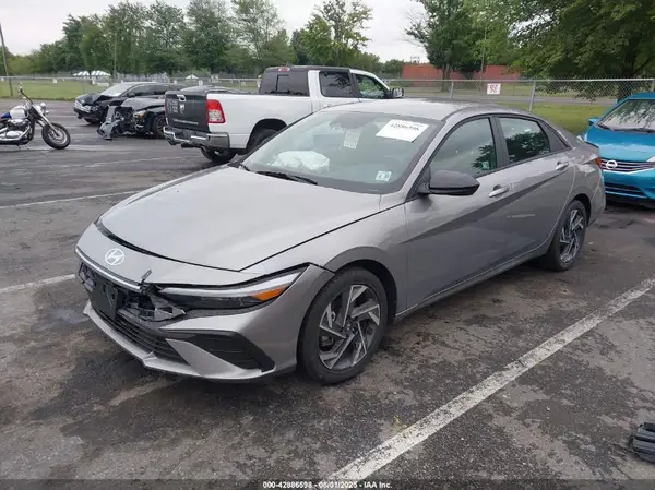 KMHLM4DG9SU907045 2025 HYUNDAI ELANTRA - Image 2