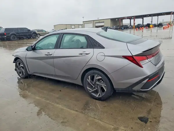 KMHLM4DG9SU923245 2025 HYUNDAI ELANTRA - Image 2