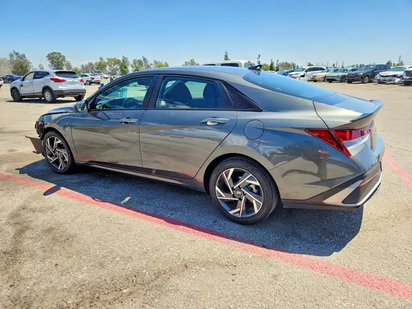 KMHLM4DG9SU927585 2025 HYUNDAI ELANTRA - Image 2