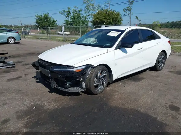 KMHLM4DG9SU930826 2025 HYUNDAI ELANTRA - Image 2