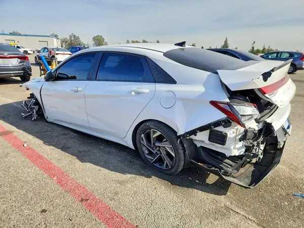 KMHLM4DG9SU933368 2025 HYUNDAI ELANTRA - Image 2