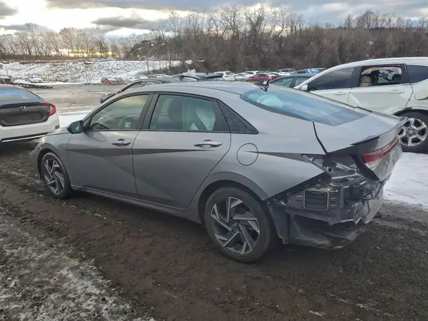 KMHLM4DG9SU939901 2025 HYUNDAI ELANTRA - Image 2