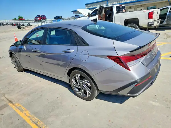 KMHLM4DG9SU942927 2025 HYUNDAI ELANTRA - Image 2