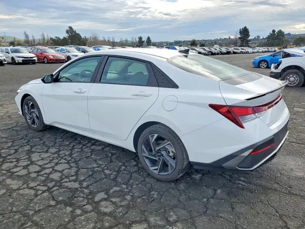 KMHLM4DG9SU960179 2025 HYUNDAI ELANTRA - Image 2