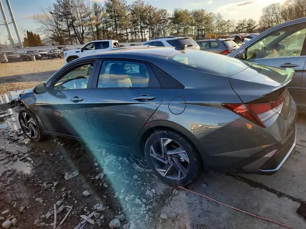 KMHLM4DG9SU973126 2025 HYUNDAI ELANTRA - Image 2