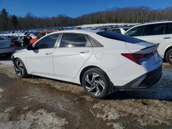 KMHLM4DG9SU994932 2025 HYUNDAI ELANTRA - Image 2