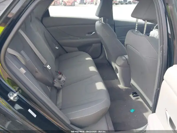 KMHLM4DGXRU635843 2024 HYUNDAI ELANTRA - Image 8