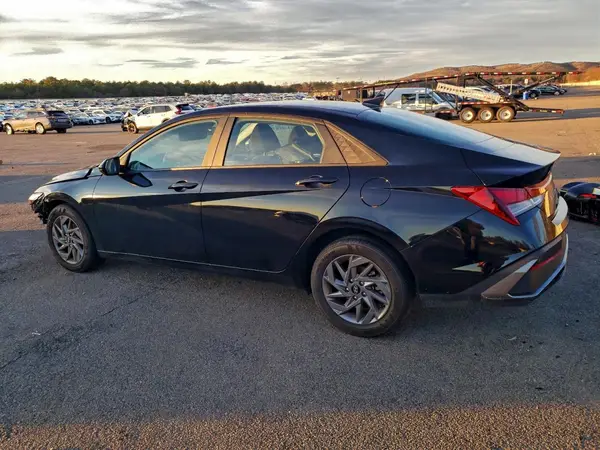 KMHLM4DGXRU637320 2024 HYUNDAI ELANTRA - Image 2