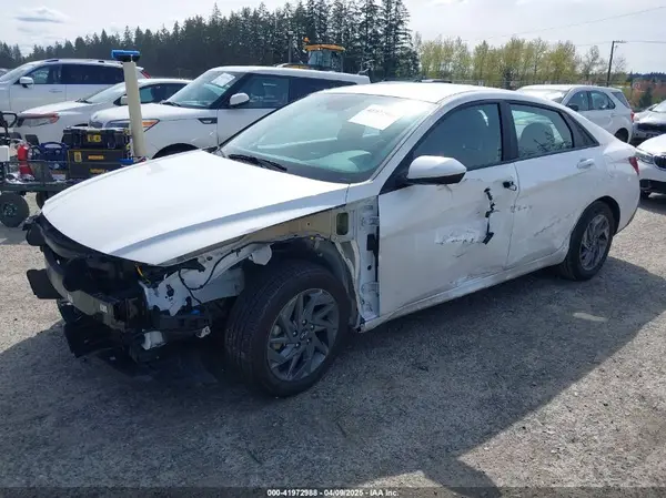 KMHLM4DGXRU643294 2024 HYUNDAI ELANTRA - Image 2