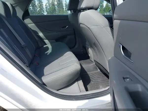 KMHLM4DGXRU643294 2024 HYUNDAI ELANTRA - Image 8