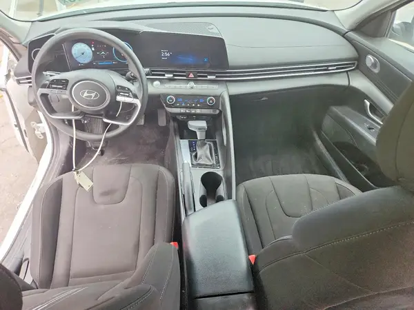 KMHLM4DGXRU647880 2024 HYUNDAI ELANTRA - Image 8