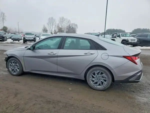 KMHLM4DGXRU653419 2024 HYUNDAI ELANTRA - Image 2