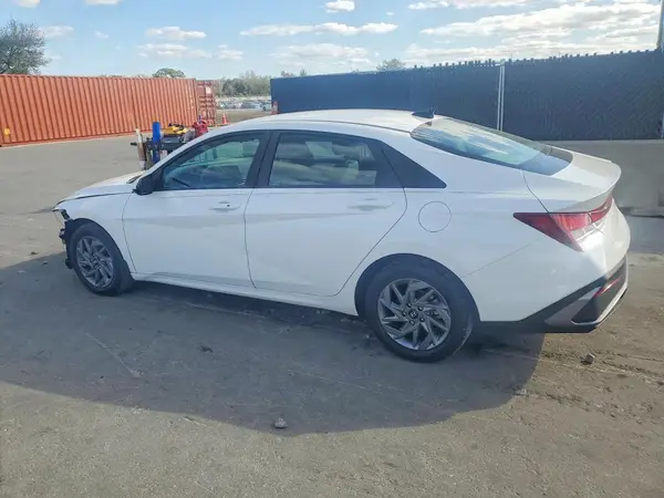 KMHLM4DGXRU657597 2024 HYUNDAI ELANTRA - Image 2