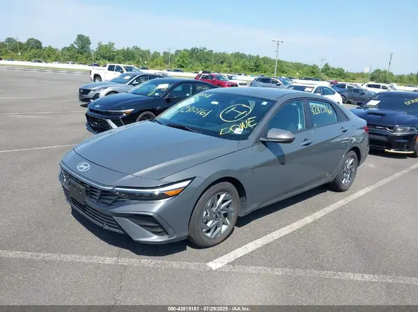 KMHLM4DGXRU658278 2024 HYUNDAI ELANTRA - Image 2