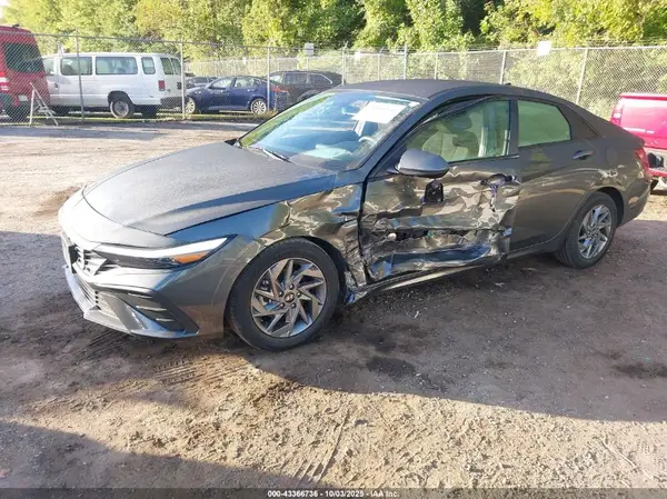 KMHLM4DGXRU658930 2024 HYUNDAI ELANTRA - Image 2