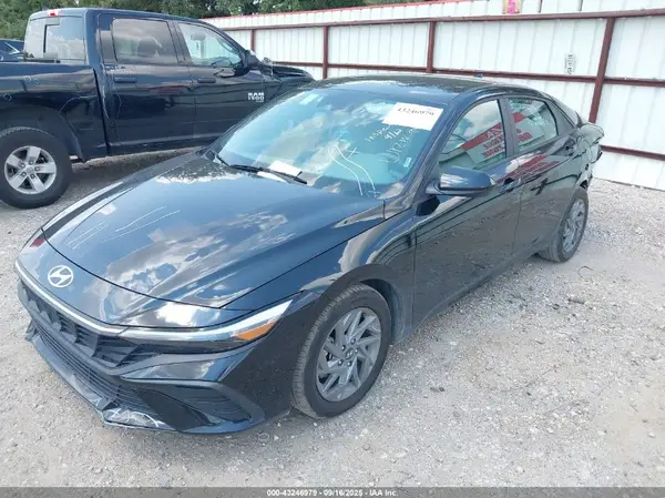 KMHLM4DGXRU662363 2024 HYUNDAI ELANTRA - Image 2