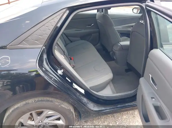 KMHLM4DGXRU662363 2024 HYUNDAI ELANTRA - Image 8