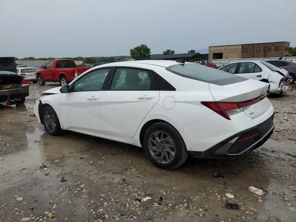 KMHLM4DGXRU665585 2024 HYUNDAI ELANTRA - Image 2