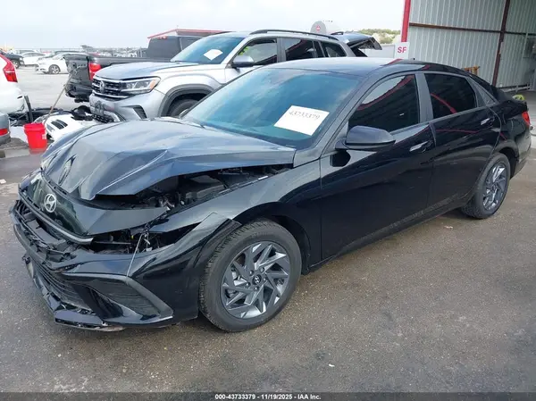 KMHLM4DGXRU669717 2024 HYUNDAI ELANTRA - Image 2