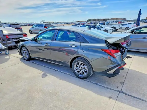 KMHLM4DGXRU673587 2024 HYUNDAI ELANTRA - Image 2