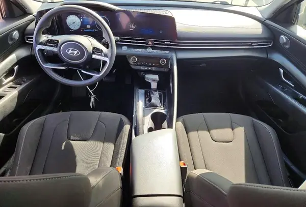 KMHLM4DGXRU673587 2024 HYUNDAI ELANTRA - Image 8