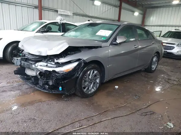 KMHLM4DGXRU673637 2024 HYUNDAI ELANTRA - Image 2