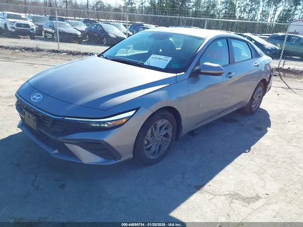 KMHLM4DGXRU680135 2024 HYUNDAI ELANTRA - Image 2