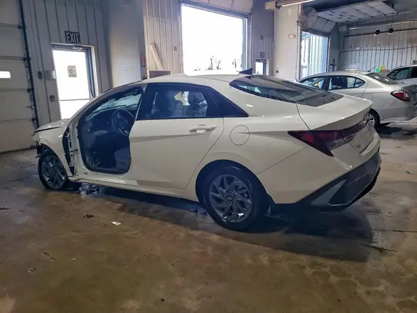 KMHLM4DGXRU681057 2024 HYUNDAI ELANTRA - Image 2