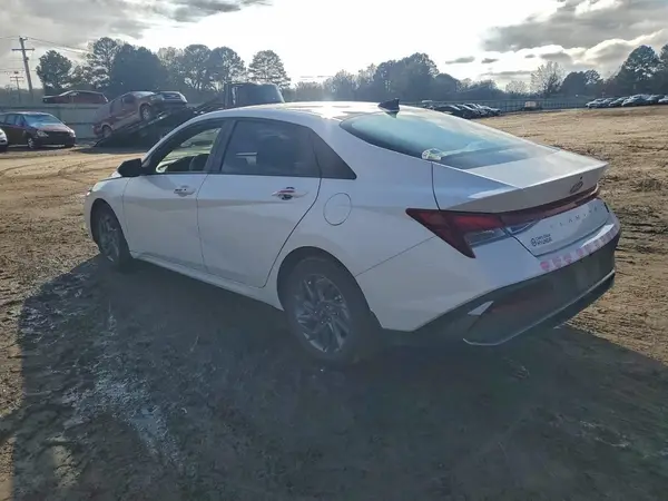 KMHLM4DGXRU681091 2024 HYUNDAI ELANTRA - Image 2