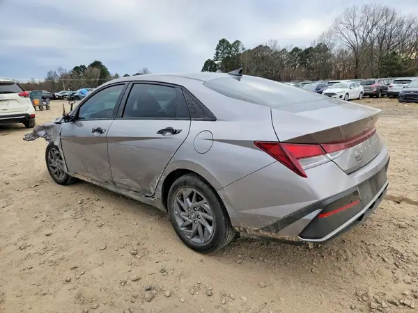 KMHLM4DGXRU681821 2024 HYUNDAI ELANTRA - Image 2