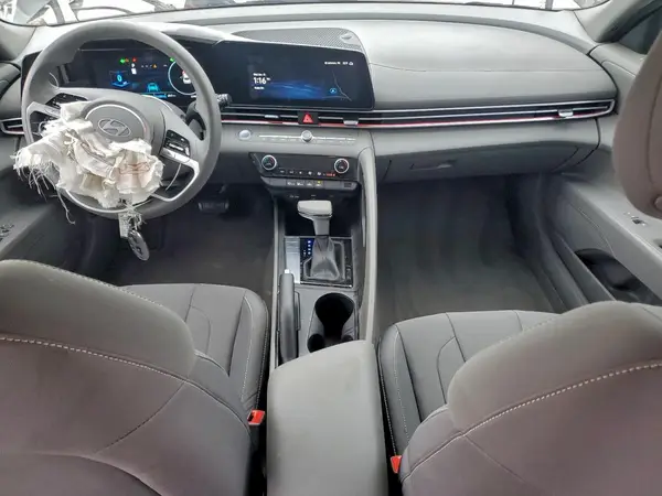 KMHLM4DGXRU682788 2024 HYUNDAI ELANTRA - Image 8