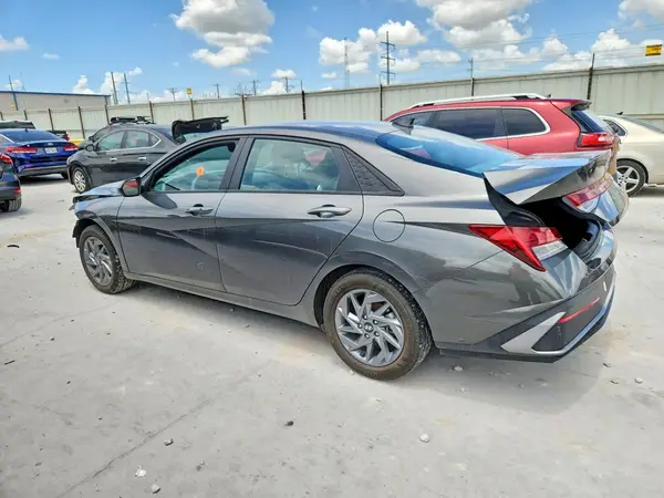 KMHLM4DGXRU683472 2024 HYUNDAI ELANTRA - Image 2