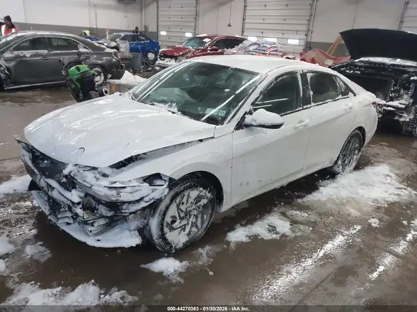 KMHLM4DGXRU684976 2024 HYUNDAI ELANTRA - Image 2