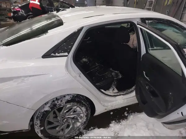 KMHLM4DGXRU684976 2024 HYUNDAI ELANTRA - Image 8