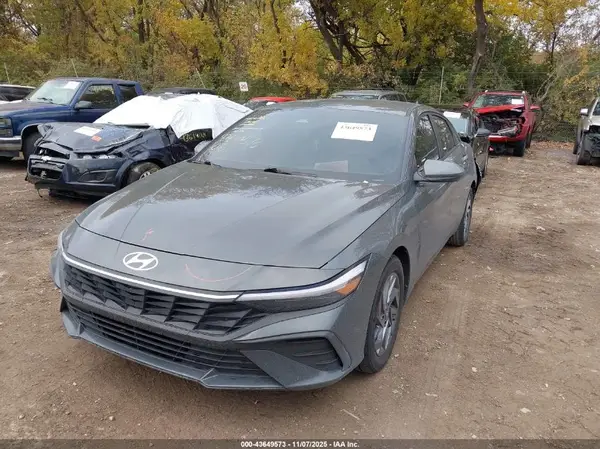 KMHLM4DGXRU688543 2024 HYUNDAI ELANTRA - Image 2