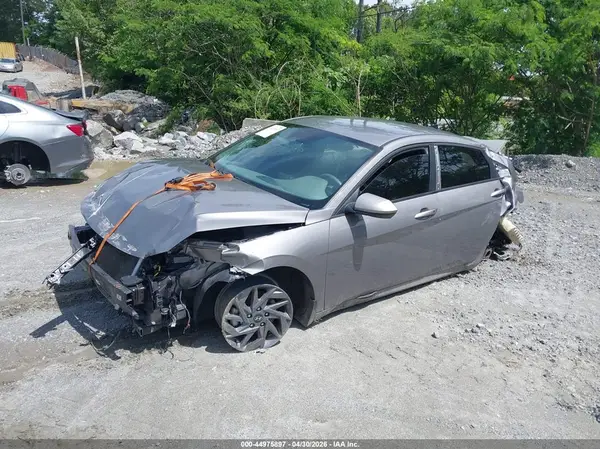 KMHLM4DGXRU692253 2024 HYUNDAI ELANTRA - Image 2