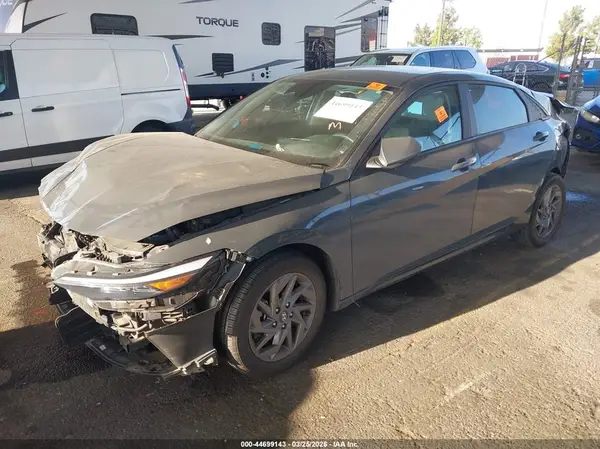 KMHLM4DGXRU695282 2024 HYUNDAI ELANTRA - Image 2