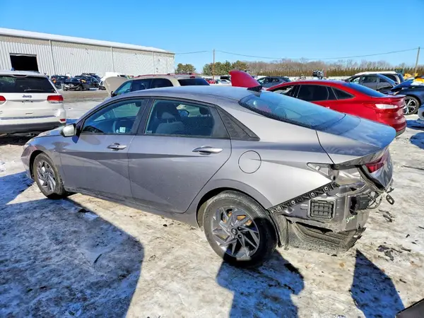 KMHLM4DGXRU697145 2024 HYUNDAI ELANTRA - Image 2