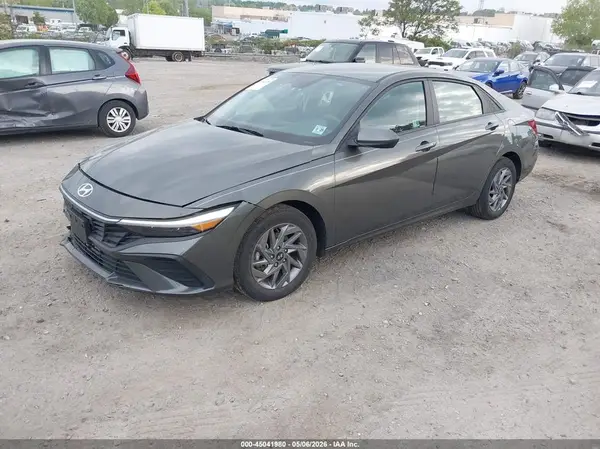 KMHLM4DGXRU697758 2024 HYUNDAI ELANTRA - Image 2