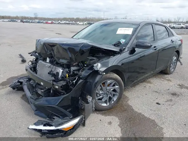 KMHLM4DGXRU704580 2024 HYUNDAI ELANTRA - Image 2